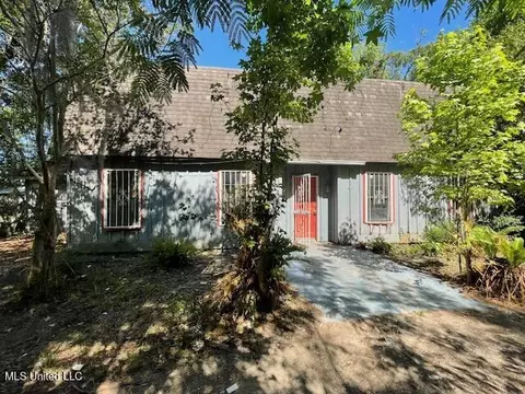 10411 Riverroad Dr, Gulfport, MS 39503