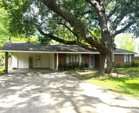 110 Pecan Way, Natchez, MS 39120