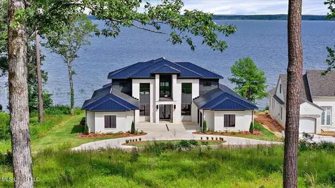 Exterior - 122 Neptune Shr, Madison, MS 39110 photo 19 of 22