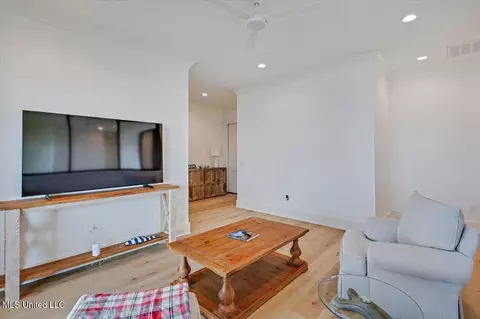 Living - 122 Neptune Shr, Madison, MS 39110 photo 7 of 7