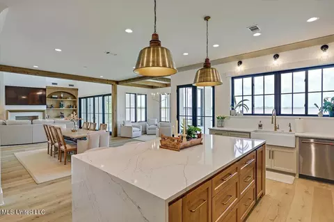 Kitchen - 122 Neptune Shr, Madison, MS 39110 photo 7 of 9