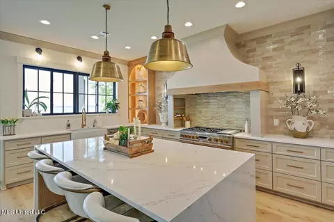 Kitchen - 122 Neptune Shr, Madison, MS 39110 photo 3 of 9