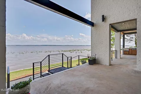 Exterior - 122 Neptune Shr, Madison, MS 39110 photo 11 of 22