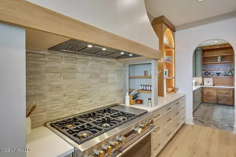 Kitchen - 122 Neptune Shr, Madison, MS 39110 photo 6 of 9