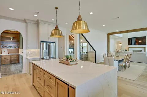 Kitchen - 122 Neptune Shr, Madison, MS 39110 photo 5 of 9