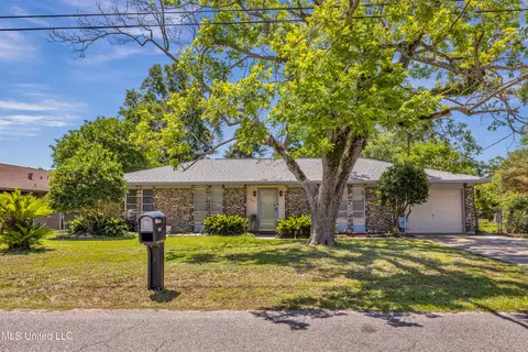 2414 Demaret Dr, Gulfport, MS 39507
