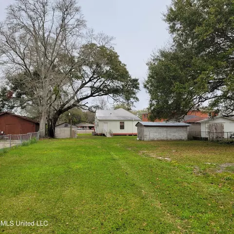 Exterior - 545 Esters Blvd, Biloxi, MS 39530 photo 8 of 10