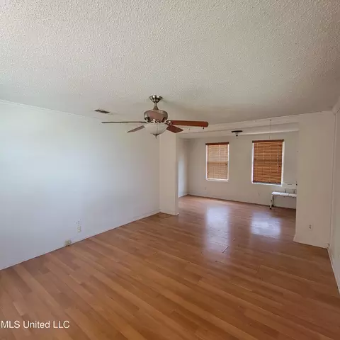 Living - 545 Esters Blvd, Biloxi, MS 39530 photo 3 of 3