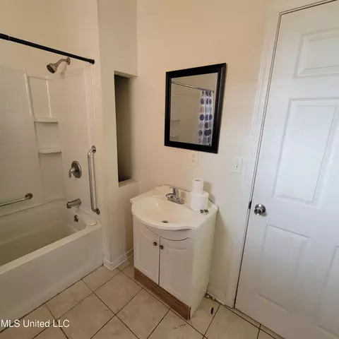 Bath - 545 Esters Blvd, Biloxi, MS 39530 photo 2 of 4