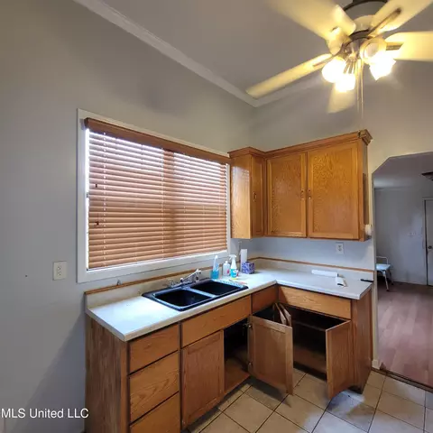 Kitchen - 545 Esters Blvd, Biloxi, MS 39530 photo 2 of 2