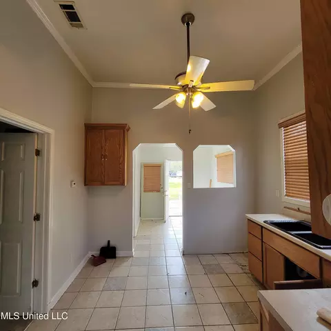 Entry Way - 545 Esters Blvd, Biloxi, MS 39530 photo 1 of 2