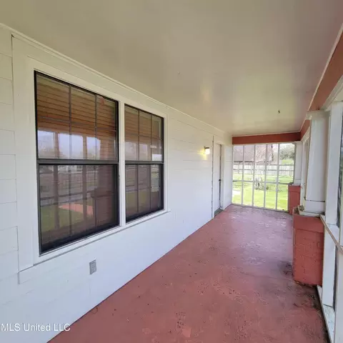 Exterior - 545 Esters Blvd, Biloxi, MS 39530 photo 5 of 10