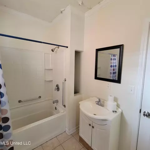 Bath - 545 Esters Blvd, Biloxi, MS 39530 photo 3 of 4