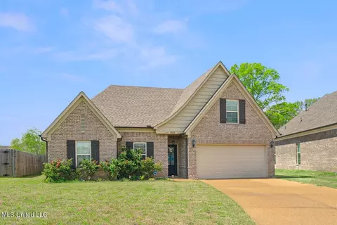8053 Switzer Dr, Southaven, MS 38671