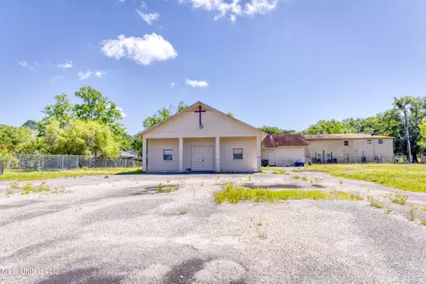 5106 Hubert St, Moss Point, MS 39563