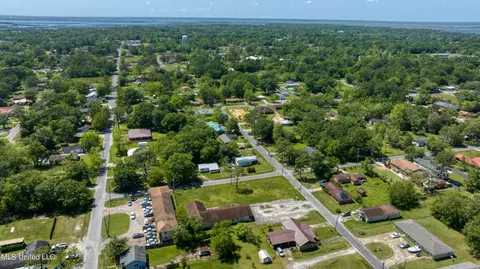 View/Area - 5106 Hubert St, Moss Point, MS 39563 photo 4 of 5