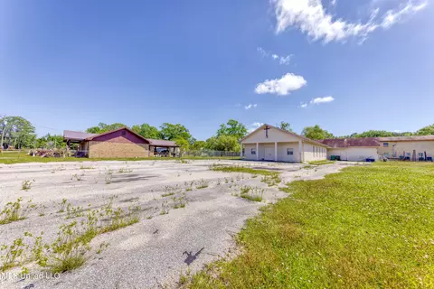 Exterior - 5106 Hubert St, Moss Point, MS 39563 photo 2 of 2