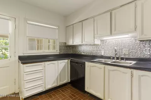 1401 Robert Dr, Jackson, MS 39211 photo 13