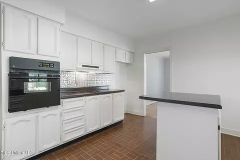 1401 Robert Dr, Jackson, MS 39211 photo 9
