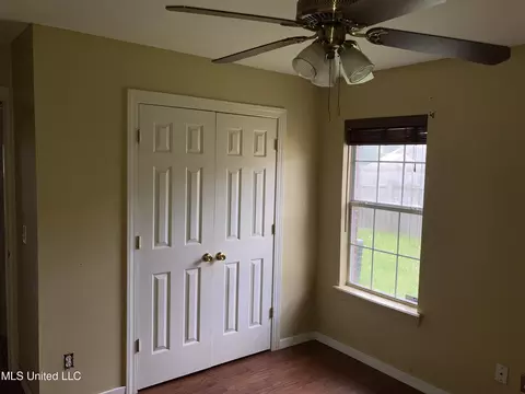 Bedroom - 552 Hillandale Dr, Jackson, MS 39212 photo 2 of 2
