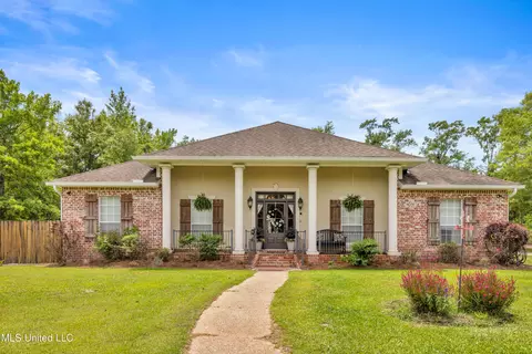 1199 Irvin Favre Rd, Pass Christian, MS 39571