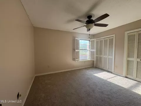 210 Swan Lake Dr, Jackson, MS 39212 photo 5