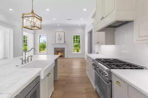 Kitchen - 102 Commonwealth Dr, Madison, MS 39110 photo 7 of 10