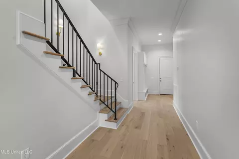 Entry Way - 102 Commonwealth Dr, Madison, MS 39110 photo 5 of 10
