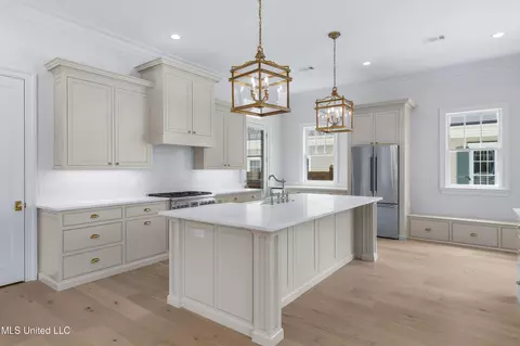 Kitchen - 102 Commonwealth Dr, Madison, MS 39110 photo 3 of 10