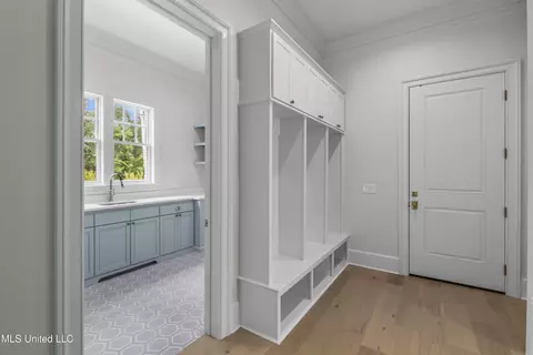 Entry Way - 102 Commonwealth Dr, Madison, MS 39110 photo 6 of 10