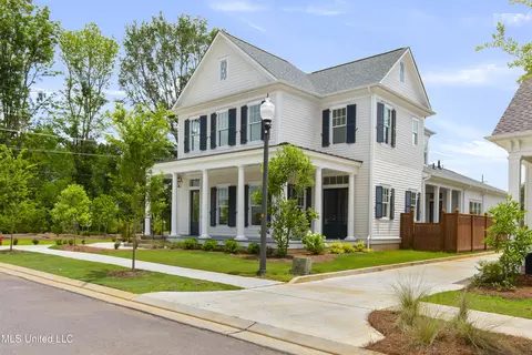 Exterior - 102 Commonwealth Dr, Madison, MS 39110 photo 2 of 13