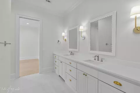 Bath - 102 Commonwealth Dr, Madison, MS 39110 photo 6 of 9