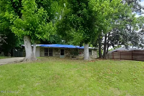 307 Pleasant Valley Dr, Vicksburg, MS 39180