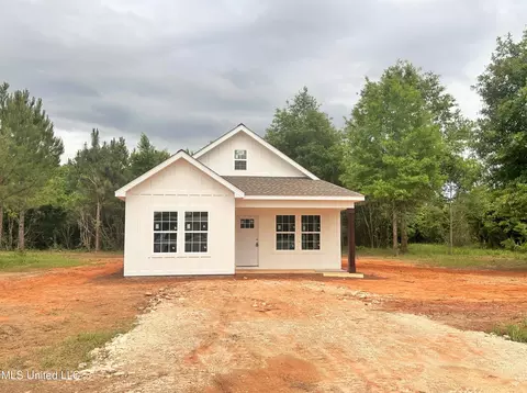 118 Shannon Ln, Lucedale, MS 39452