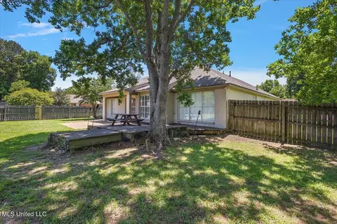 Exterior - 500 Silverleaf Xing, Brandon, MS 39047 photo 9 of 10