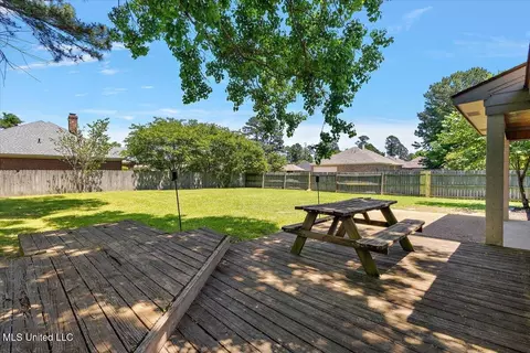 Exterior - 500 Silverleaf Xing, Brandon, MS 39047 photo 5 of 10