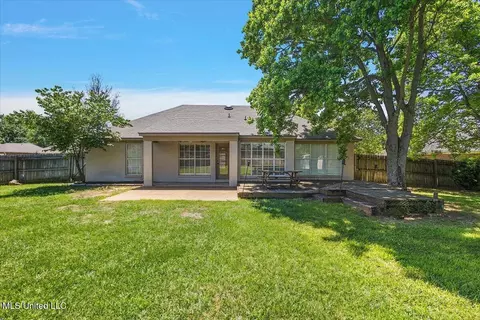 Exterior - 500 Silverleaf Xing, Brandon, MS 39047 photo 6 of 10