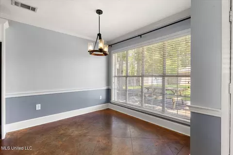 Dining - 500 Silverleaf Xing, Brandon, MS 39047 photo 1 of 1