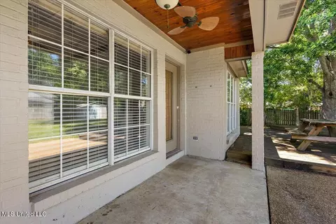 Exterior - 500 Silverleaf Xing, Brandon, MS 39047 photo 4 of 10