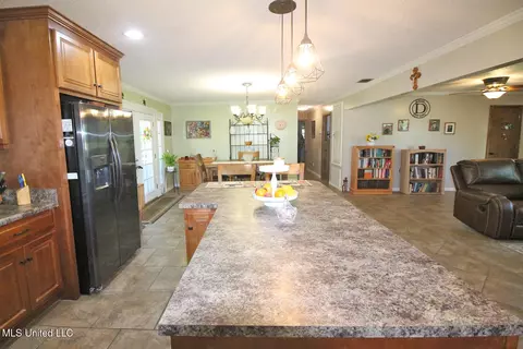 Kitchen - 1212 Highway 612, Lucedale, MS 39452 photo 3 of 5