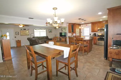 Dining - 1212 Highway 612, Lucedale, MS 39452 photo 1 of 3