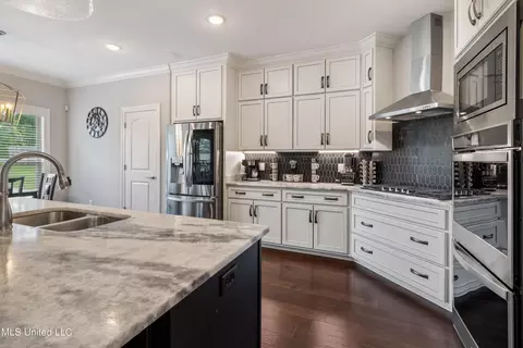 Kitchen - 4624 E Bakers Trl, Nesbit, MS 38651 photo 1 of 2
