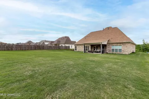 Exterior - 4624 E Bakers Trl, Nesbit, MS 38651 photo 3 of 4