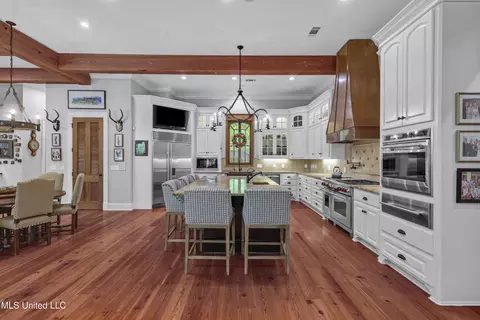 Kitchen - 112 Langdon Dr, Madison, MS 39110 photo 4 of 4