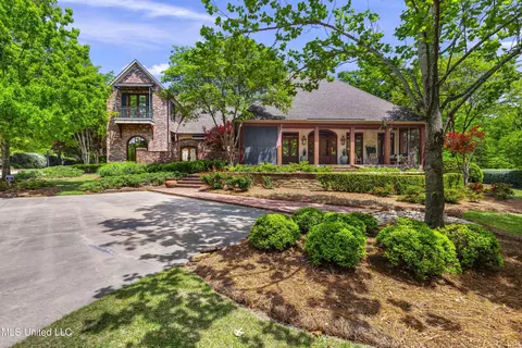 112 Langdon Dr, Madison, MS 39110