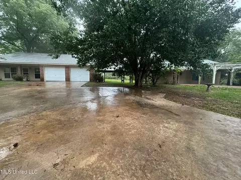 2481 Neil Collins Rd, Raymond, MS 39154