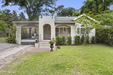 119 Shadowlawn Ave, Pass Christian, MS 39571