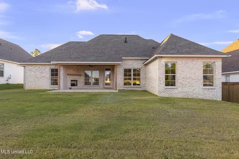 Exterior - 124 Lakecrest Dr, Madison, MS 39110 photo 8 of 8