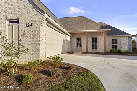 Exterior - 124 Lakecrest Dr, Madison, MS 39110 photo 4 of 8