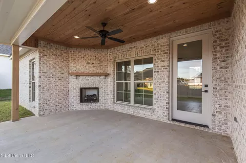 Exterior - 124 Lakecrest Dr, Madison, MS 39110 photo 6 of 8